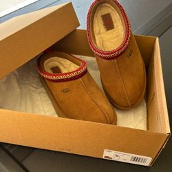 Kids Uggs Size 3 ($95 Brand New)