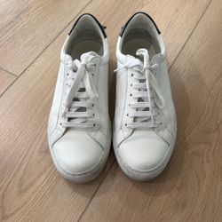 Givenchy Women’s Sneakers 