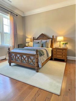 Tommy Bahama Style 5-Piece Bedroom Set QUEEN SIZE Bedroom Set ( deliver available)