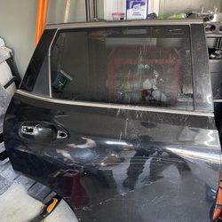 2018-2020 nisan rogue right side rear door