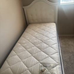 Trundle bed