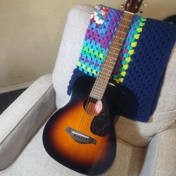 Yamaha 3/4 Acoustic Guitar
