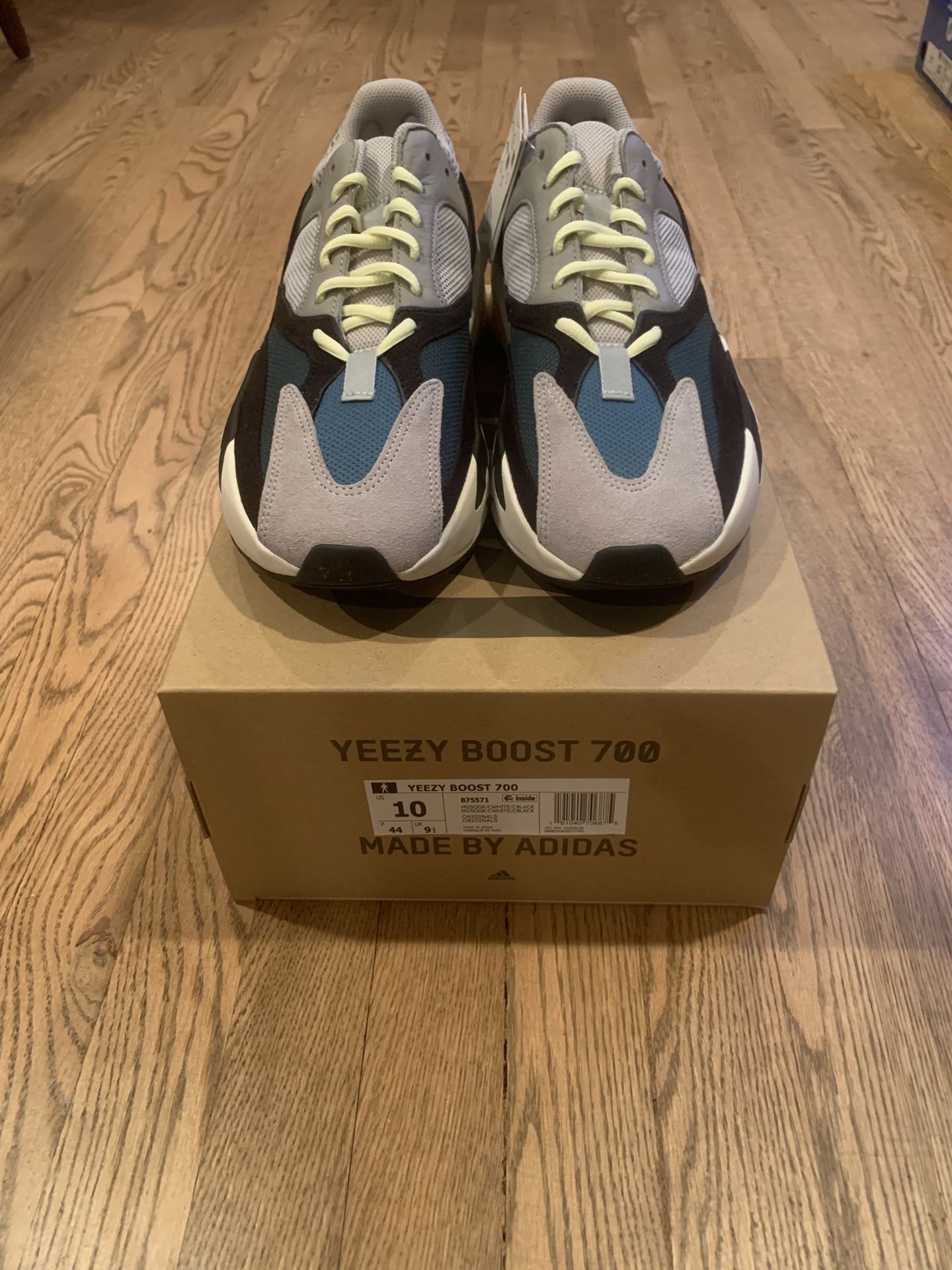 Yeezy 700 Waverunner