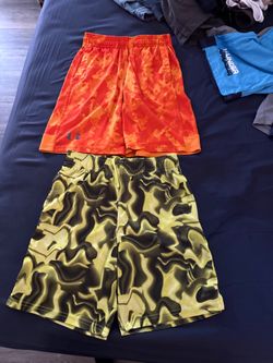 Chores de niño en muy buen estado talla 10/12