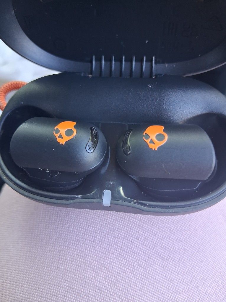 Skull Candy Earbuds