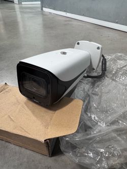8 MPX Zoom camera