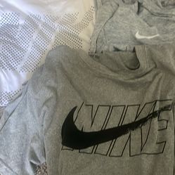 Men’s shirts size medium Nike