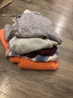 Large long sleeves/sweaters
