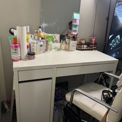 White vanity W/t chair and mirror 