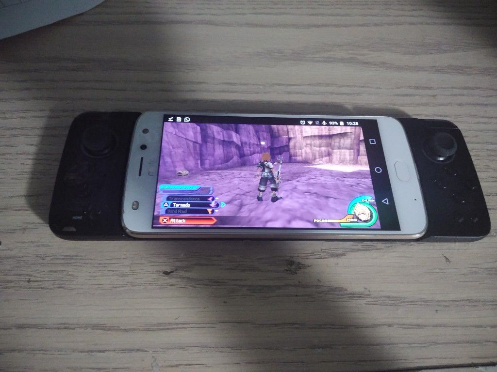 Moto Z2 play with Moto gamepad