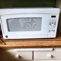 GE White Microwave 