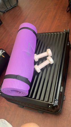 GAIAM ESSENTIALS Workout Set( Mat + 2- 3LBS Dumbbells