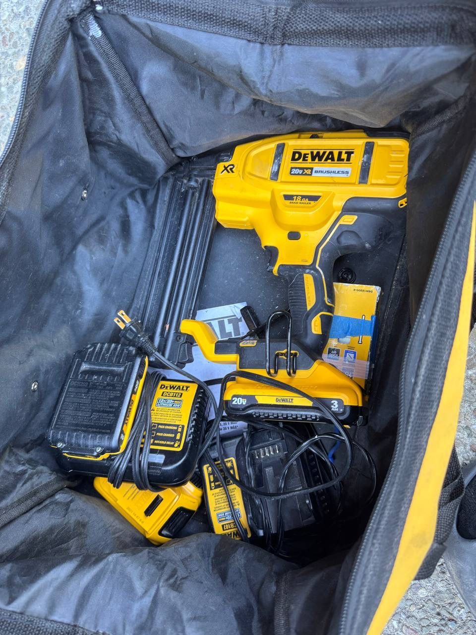 Dewalt brad nailer kit