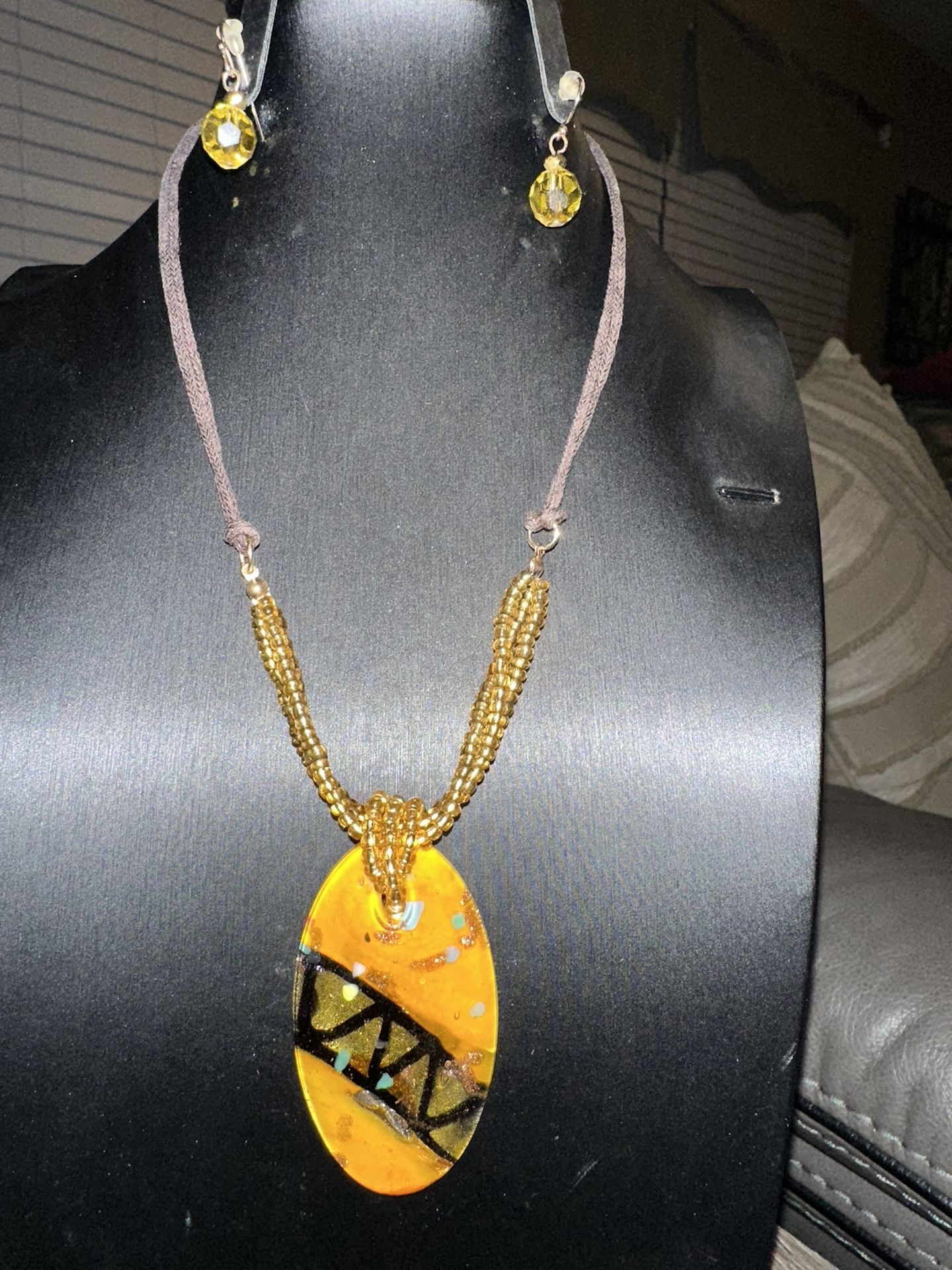 BRAND NEW - Costume Jewelry - Yellow/Black Pendant (glass like) Necklace & Matching Earrings - Medium Length