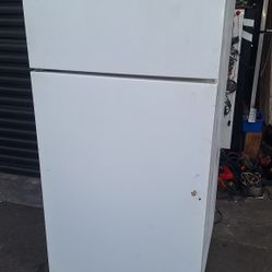 APARTMENT REFRIGERATOR (DELIVERED)