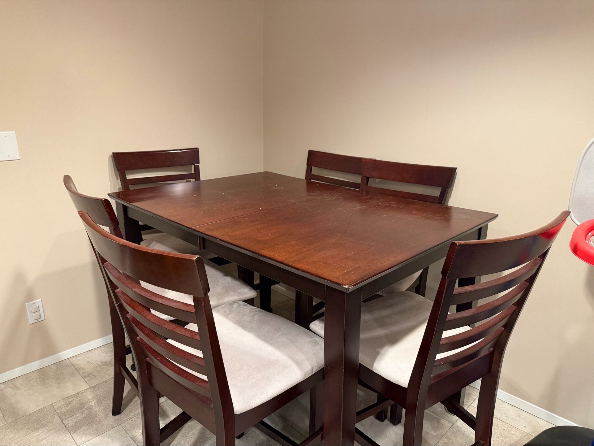 Free dining table/chair set