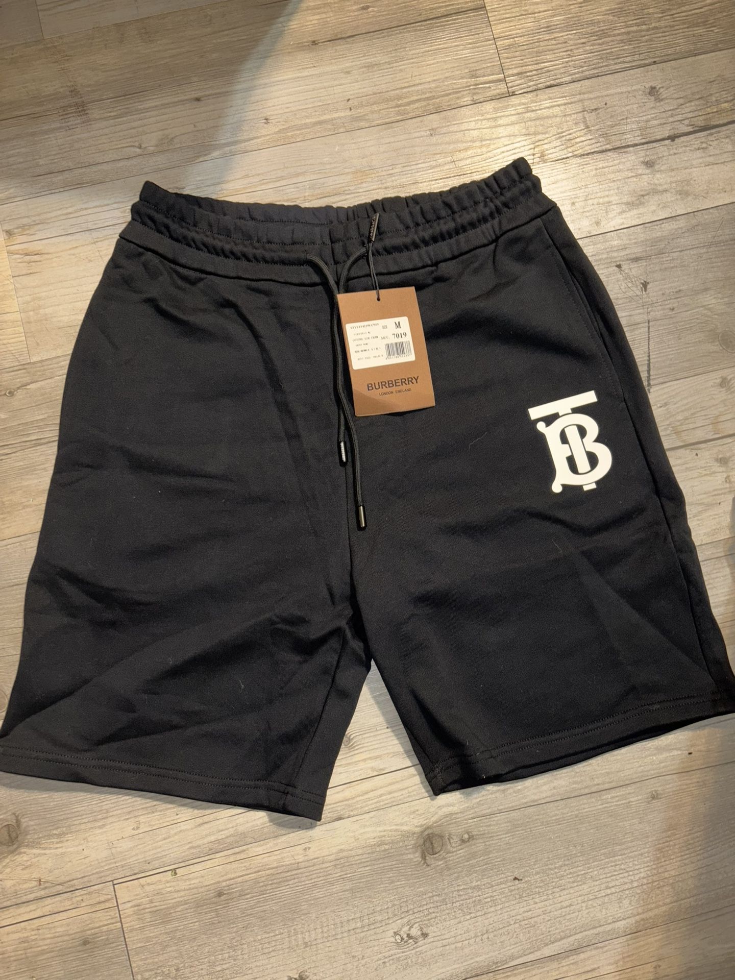 Burberry shorts Size Medium