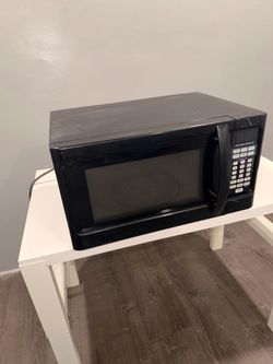 Hamilton Beach Black Countertop Microwave