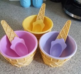 Ice Cream Bowls & Spoons