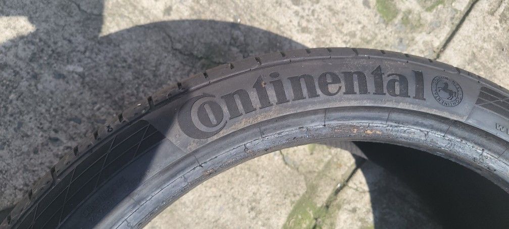 Used Run Flat Continental Tire 265/35 R21