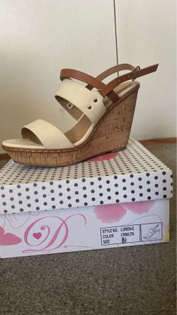 Caramel/tan wedges