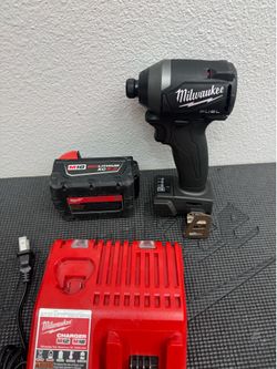 Milwaukee Fuel Combo M18 BLK Taladro 5.0 Battery