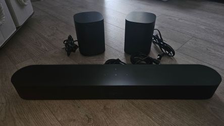 Sonos beam Gen 2 with set of Sonos One Gen 2
