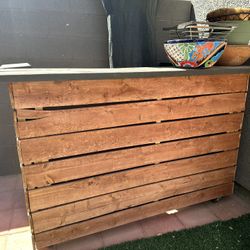 Outside bar 