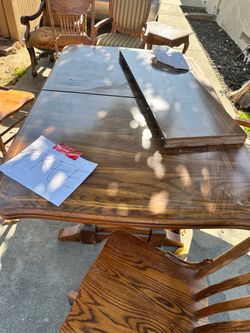 Free kitchen table w/chairs
