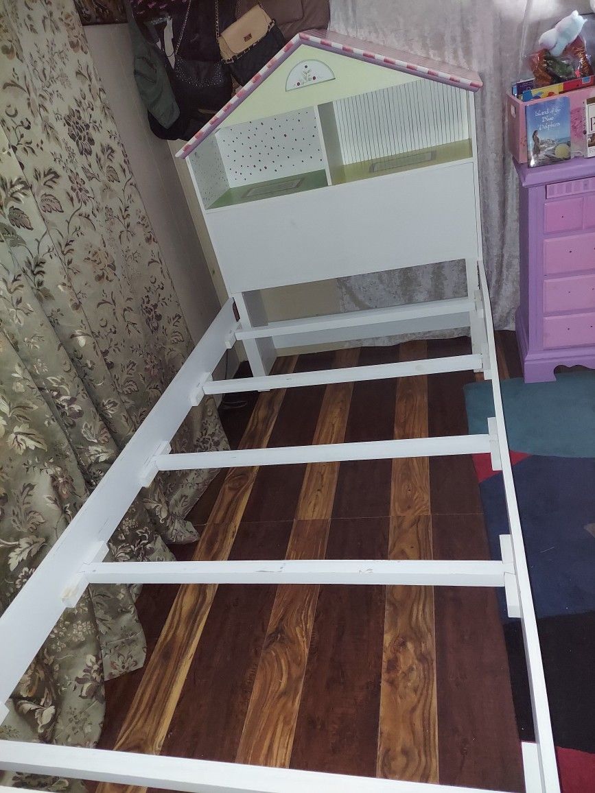 TWIN BED FRAME 