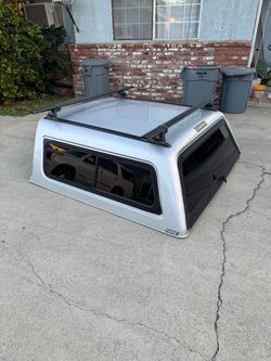 ARE camper shell Nissan frontier short bed 5’ 2005/2021