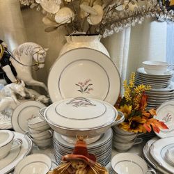 Noritake China Crest 5421 – Discontinued Pattern