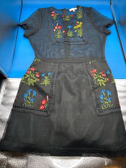 Re:named black mesh embroidered knee dress size Medium