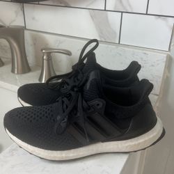 Adidas Ultra Boost Size 5.5