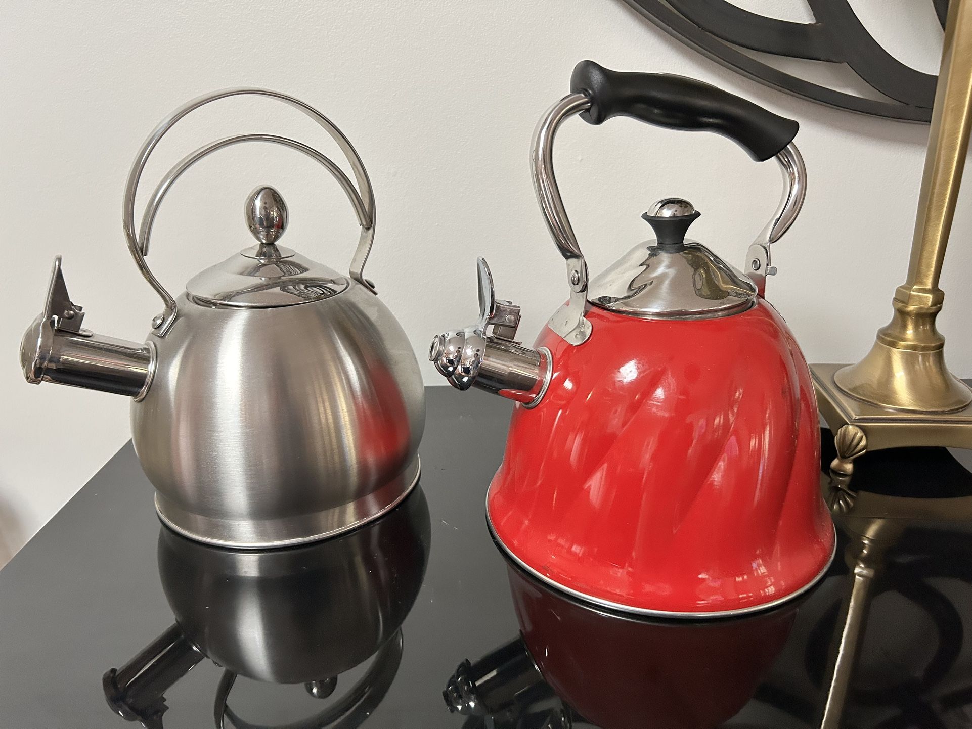 Tea Kattles . Great Condition 