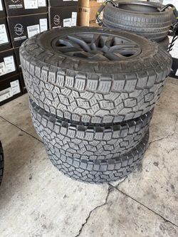 Toyo open country 275/70r18