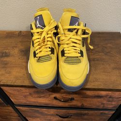 Jordan 4 Lightings 