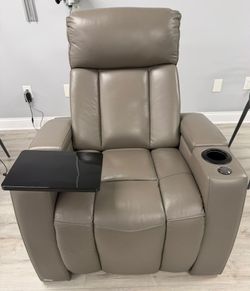 Reclining massage chairs