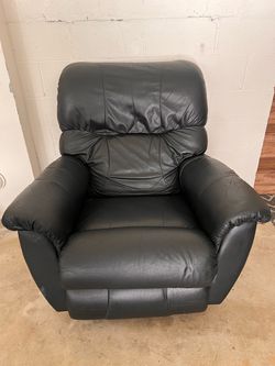 Black Leather La-Z-Boy Recliner Chair