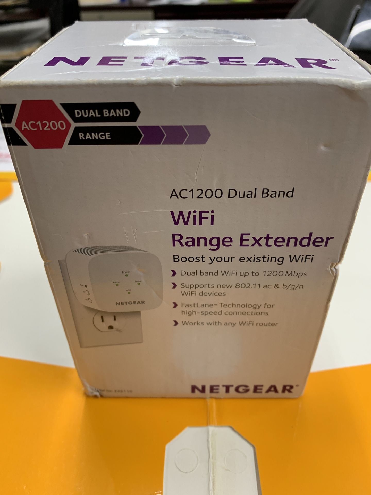 Wifi extender NEW !!AC1200 DUAL BAND NETGEAR