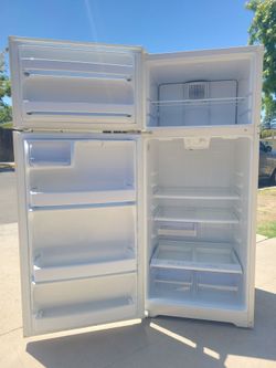 Refrigerator Perfect Working Condition! Great Fridge!