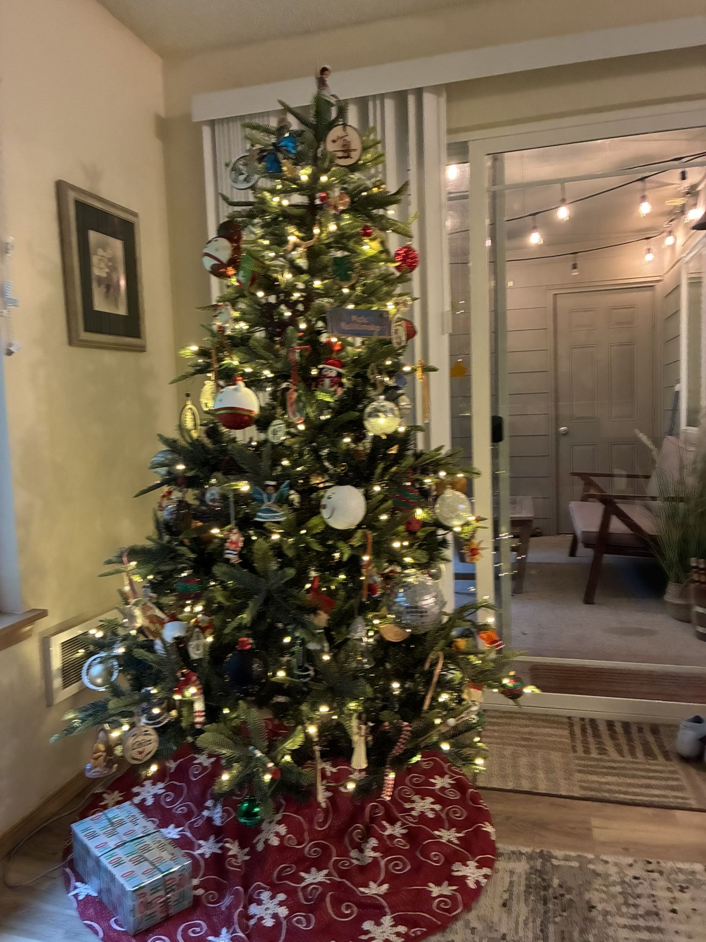 Free Artificial 6ft Pre-lit Christmas Tree