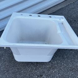 White Plastic Utility Garage Laundry Room Drop In Sink!  25x22x16in