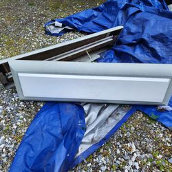 2 outdoor overhead lights