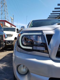 2005-2011 Toyota Tacoma headlights