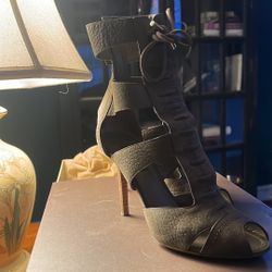 Louis Vitton Women’s Heels 