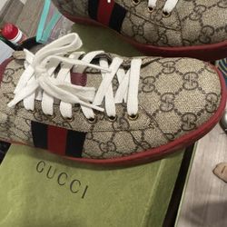 Gucci Shoes 