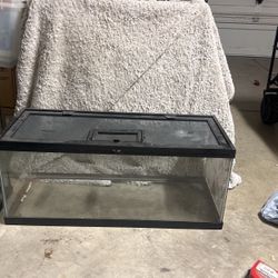 20 gallon tank with sliding latch 