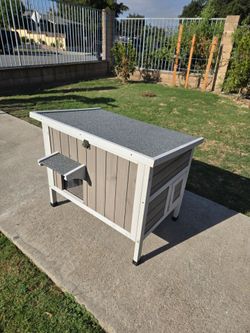 Insulated Wooden Cat House with Foam & Raised Base - PET75