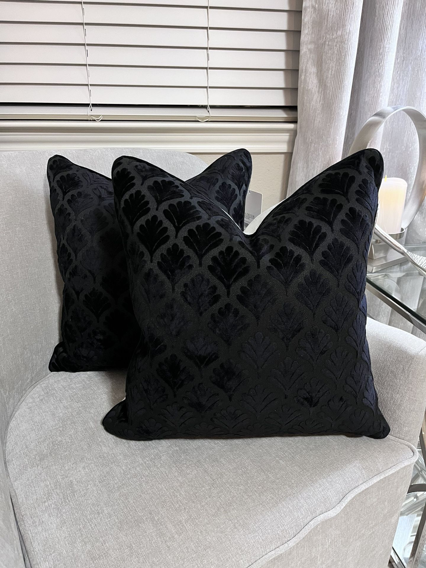 2-NWT CASA DECOR BLACK FLOWER MOTIFS DESIGN DECORATIVE PILLOWS